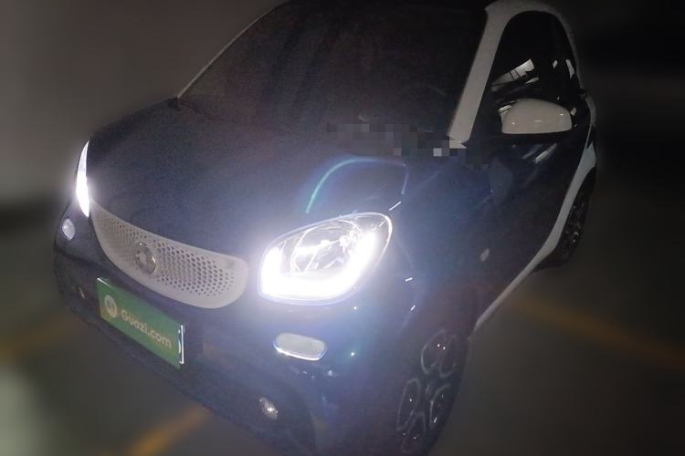 Used smart fortwo 2017 1.0L 52kW New Sound Special Edition China V Emission Standard