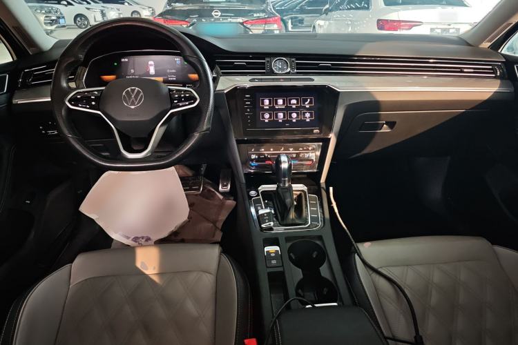 Used Volkswagen Magotan 2023 2 Million Units Limited Edition 280TSI DSG Leading Version