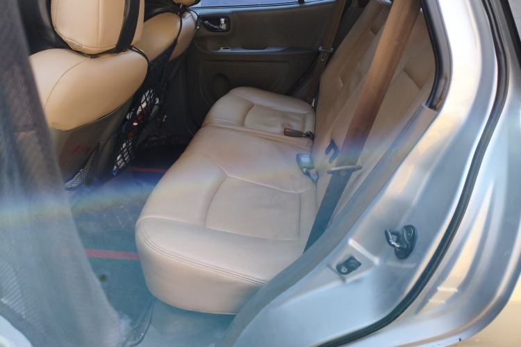 Used Huatai Santa Fe Classic 2012 2.0L Gasoline Manual Two-Wheel Drive Navigation Edition
