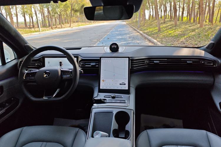 Used Nio EC6 2022 75 kWh Sport Edition Interior 4