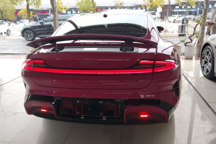 Used Xiaomi Auto SU7 2024 Four-Wheel Drive Ultra-Long Range Advanced Intelligent Driving Max Edition