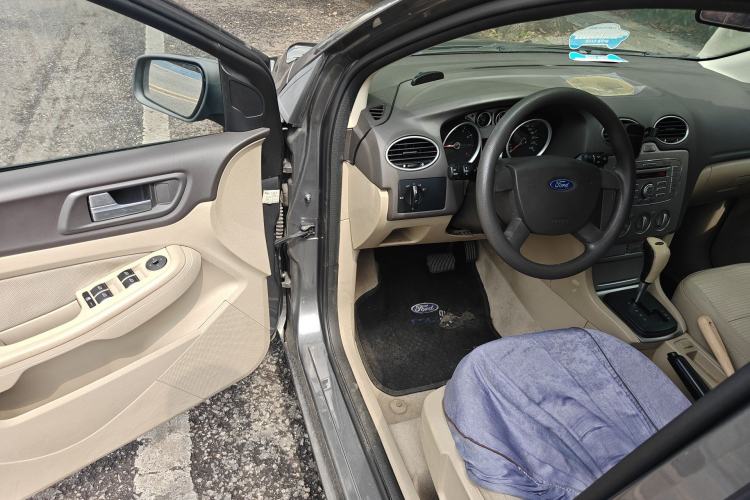 Used Ford Focus 2013 Sedan Classic 1.8L Automatic Base Model