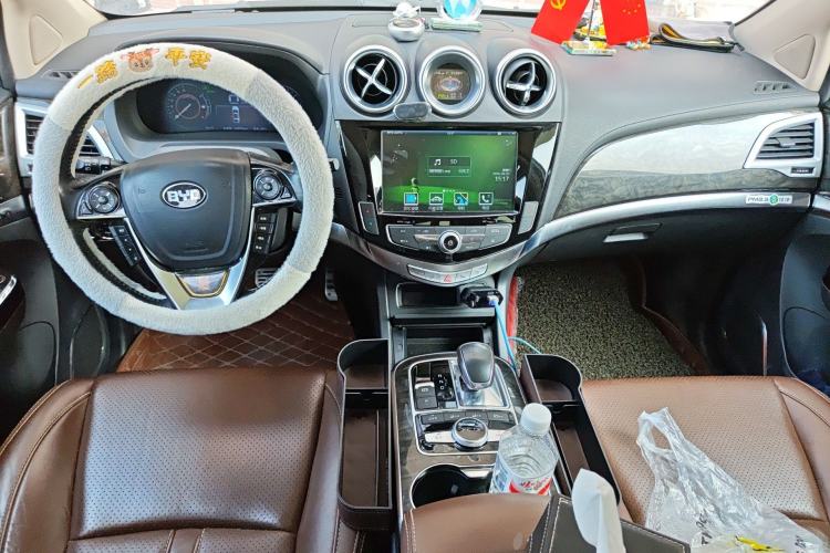 Used BYD Tang New Energy 2015 2.0T Four-Wheel-Drive Flagship Model