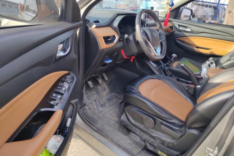 Used Wuling Hongguang S3 2018 1.5T Manual Luxury Model China V Standard