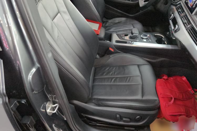 Used Audi A4L 2019 40 TFSI Fashion Edition China VI Emission Standard
