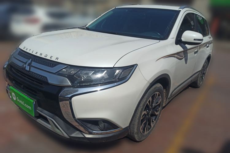 Used Mitsubishi Outlander 2019 2.4L 4x4 Zhi Xiang Edition 5 Seats China V Emission Standard