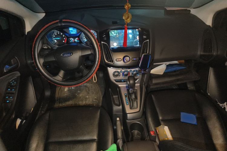 Used Ford Focus 2012 Hatchback 1.6L Automatic Comfort Model Center Console