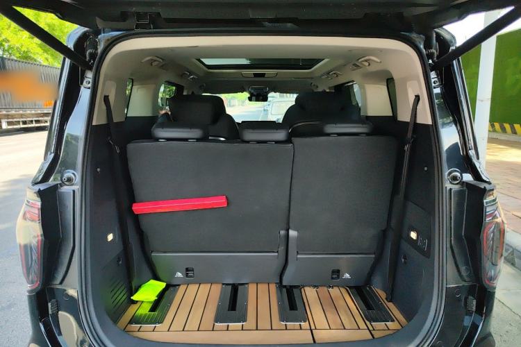 Used Hongqi HQ9 2023 2.0T Smart Connect Flagship Edition Trunk