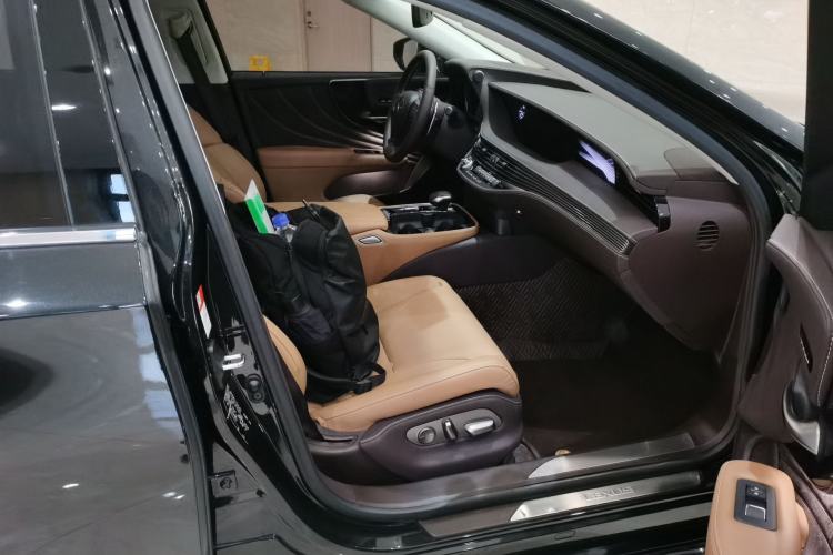 Used Lexus LS 2020 500h Excellence Edition China VI standard
