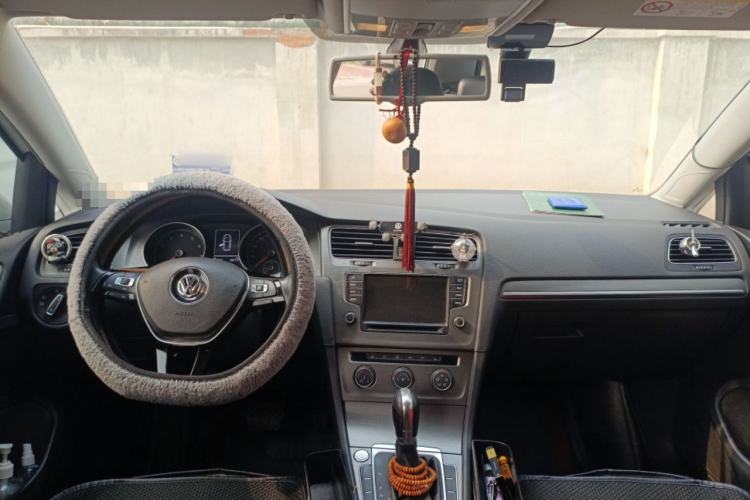 Used Volkswagen Golf 2016 230TSI Automatic Luxury Version
