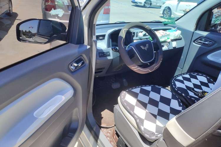 Used Wuling Hongguang MINIEV 2022 Macaron Premium Model – Lithium Iron Phosphate