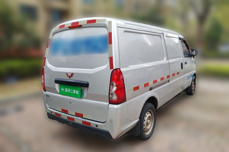 Used Wuling EV50 2021 Van Logistics Vehicle Lishen 41.6 kWh Electric Control System