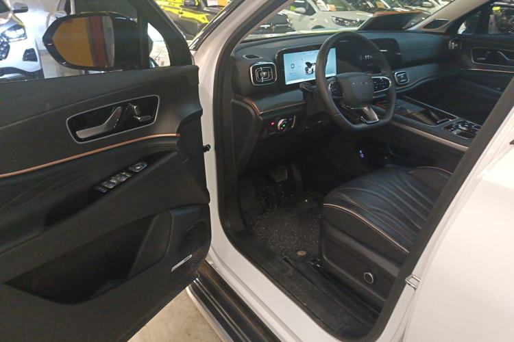 Used Chery Tiggo 9 2023 2.0T Dual-Clutch Two-Wheel Drive Luxury Edition 7 Seats
