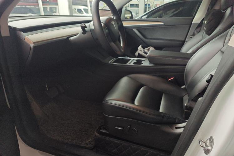 Used Tesla Model Y 2021 Long-Range All-Wheel-Drive Version 3D7 Left Front Seat