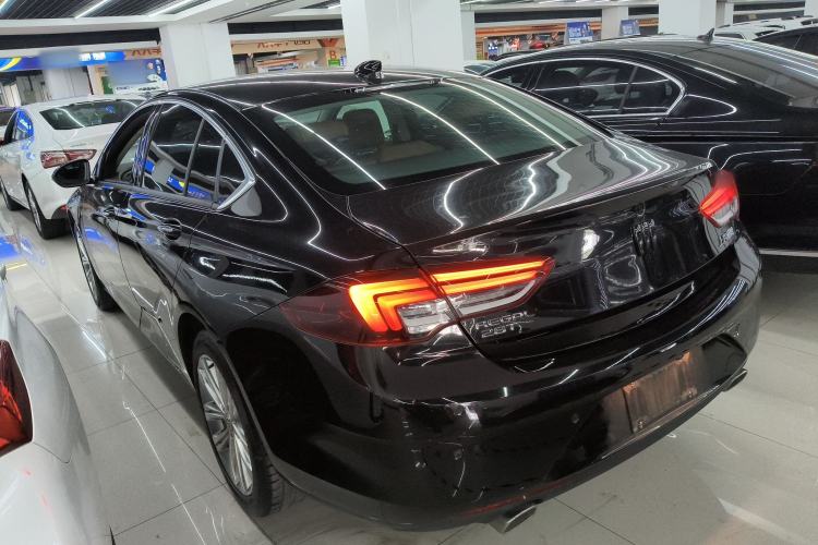 Used Buick Regal 2024 28T Luxury Edition Rear Left 45 Deg