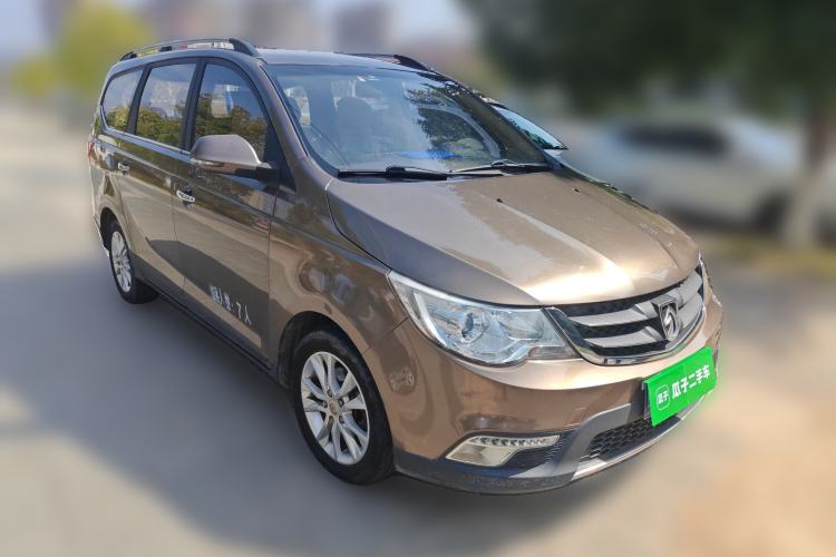 Used Baojun 730 2014 1.5L manual Comfort version 7 seats