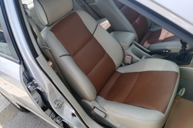 Used Buick Excelle 2015 1.5L Manual Classic Trim Right Front Seat