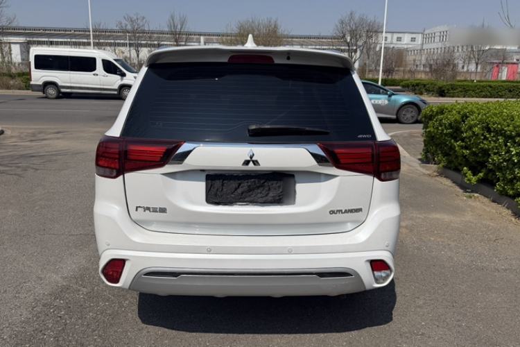 Used Mitsubishi Outlander 2021 2.4L 4x4 Zhi Xiang Edition 7 Seats
