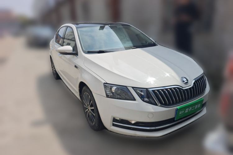 Used Skoda Octavia 2019 1.5L Automatic Smart Drive Luxury Edition China VI Standard
