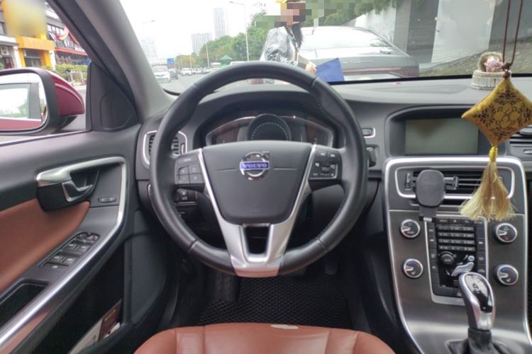 Used Volvo S60 2014 S60L T5 Intelligent Drive Edition Steering Wheel