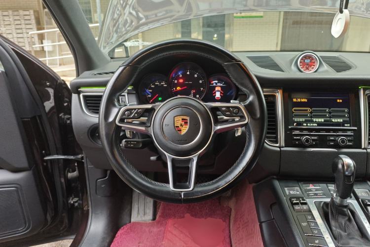 Used Porsche Macan 2016 Macan 2.0T Steering Wheel