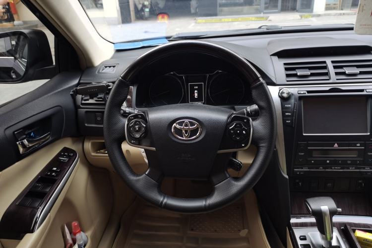Used Toyota Camry 2015 Dual-Engine 2.5 HG Luxury Navigation Edition Steering Wheel