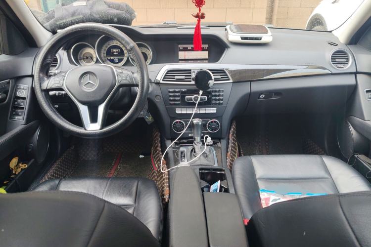 Used Mercedes-Benz C-Class 2013 C 260 CGI Fashion Model Center Console