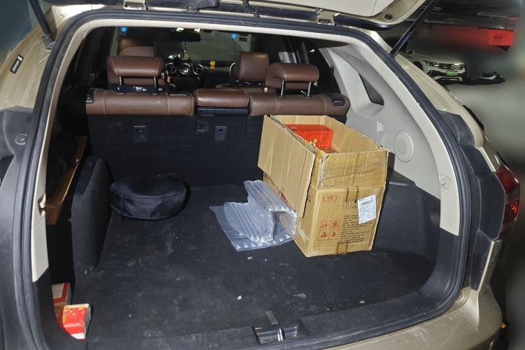 Used BYD Tang New Energy 2015 2.0T Four-Wheel-Drive Flagship Model Trunk