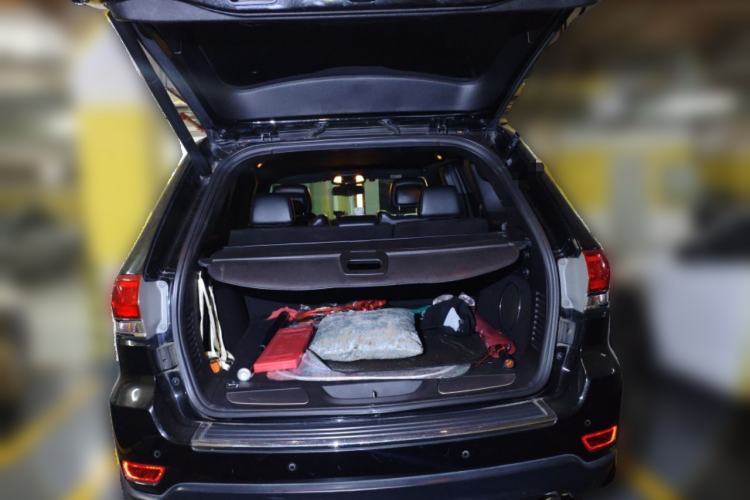 Used Jeep Grand Cherokee 2014 3.0L Comfort Navigation Edition Trunk