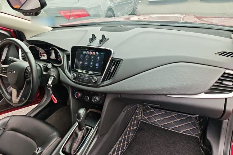 Used Chevrolet Monza 2019 Redline 320T Dual-Clutch Sporty Version China VI Standard Center Console