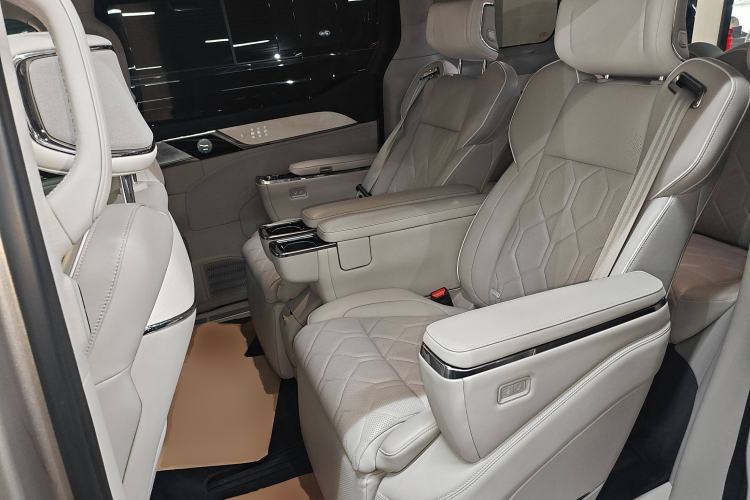 Used Volvo EM90 2025 Ultra Six-Seater