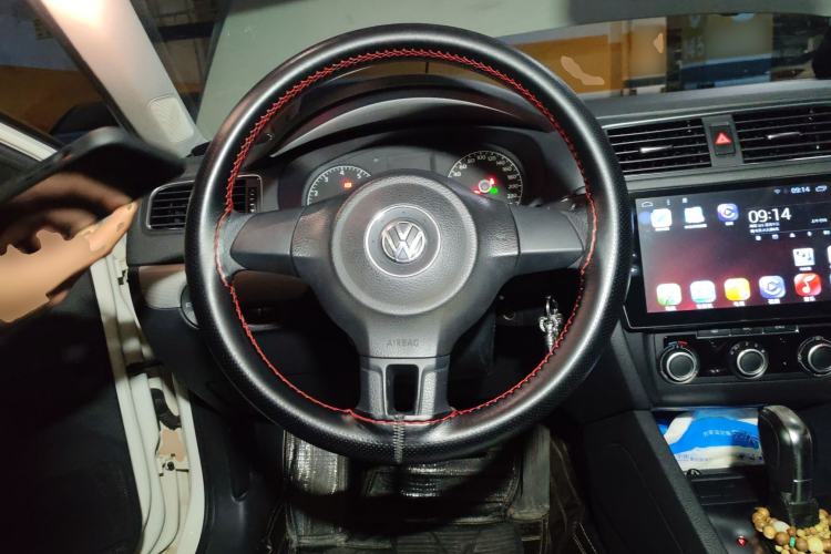 Used Volkswagen Sagitar 2012 1.6L Automatic Comfort Edition Steering Wheel