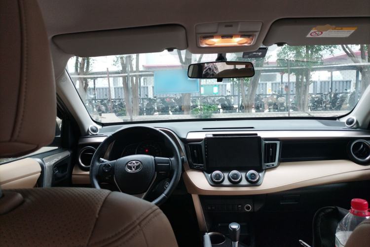 Used Toyota RAV4 2013 2.0L CVT Two-Wheel Drive Urban Edition
