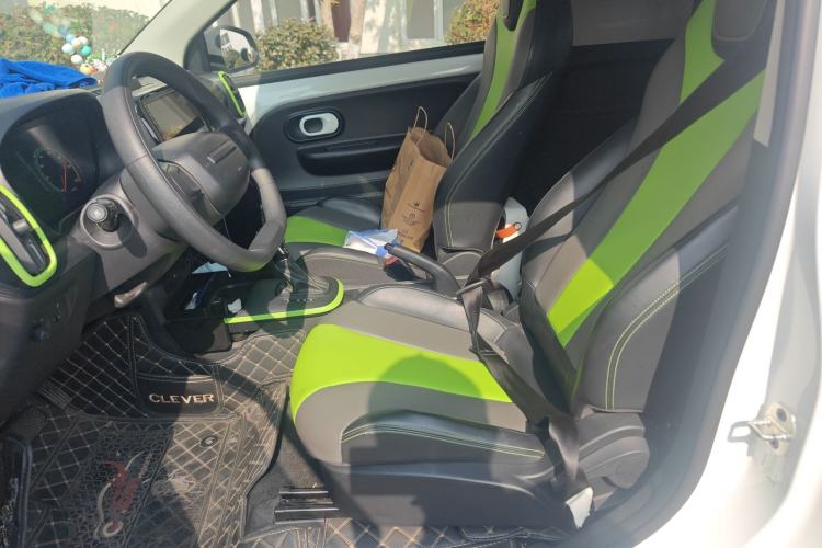 Used Roewe Clever 2021 302 km New Four-Seater Super-Efficient Version
