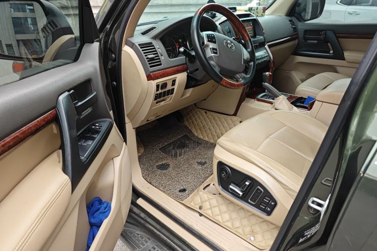 Used Toyota Land Cruiser 