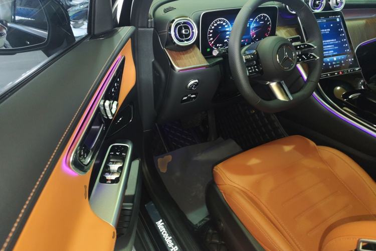 Used Mercedes-Benz GLC 2025 Refreshed GLC 300 L 4MATIC Dynamic Version 7-Seater Driver Seat