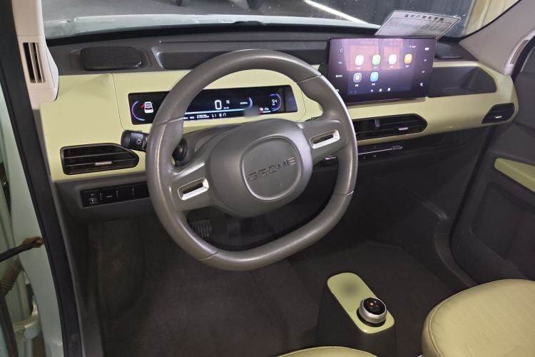 Used Geely Galaxy Panda 2023 Panda Mini 200km Endurance Bear Center Console