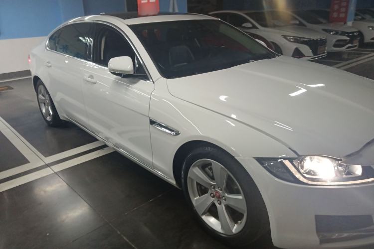 Used Jaguar XFL 2018 XFL 2.0T 200PS Elite Edition Front Right 45 Deg