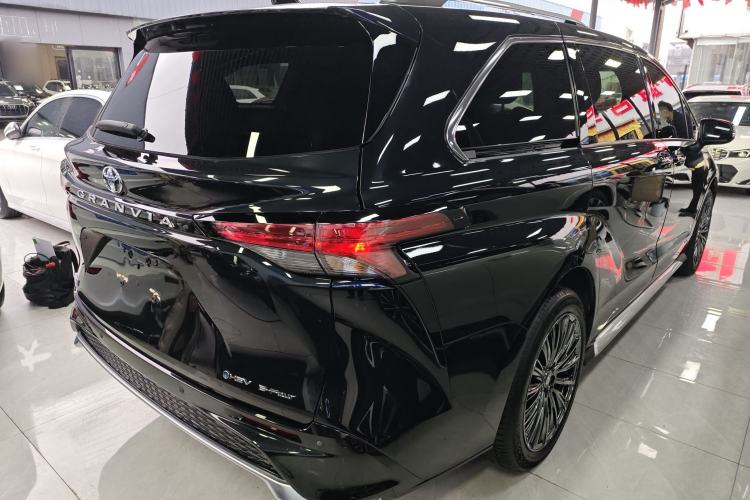 Used Toyota Granvia 2024 2.5L Hybrid Prestige PLUS Four-Wheel Drive Version Rear Right 45 Deg