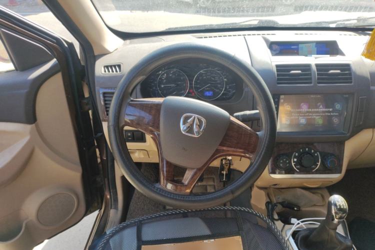 Used BAIC Weiwang M30 2015 1.5L Basic Version DAM15 Steering Wheel