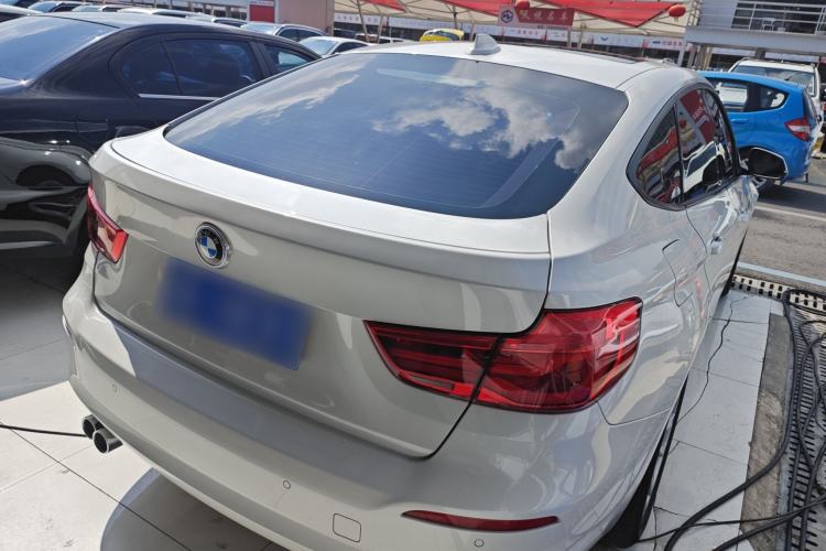 Used BMW 3 Series GT 2017 320i Sport Edition
