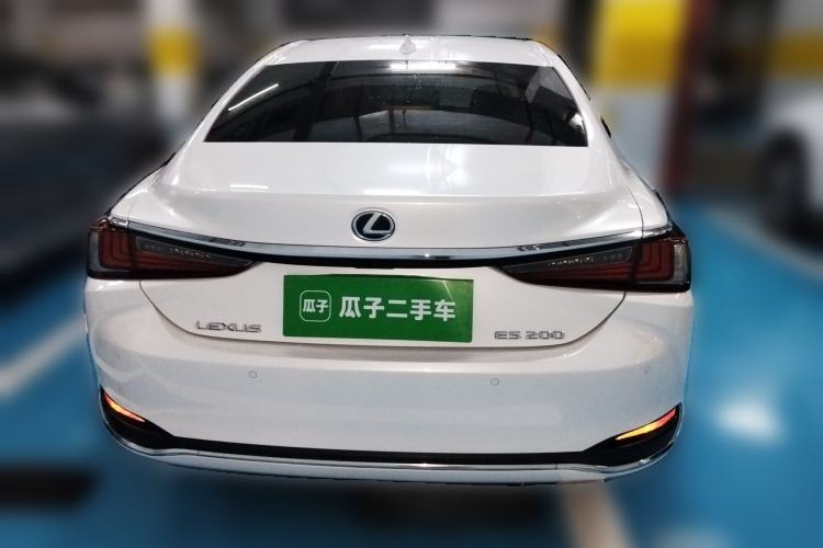 Used Lexus ES 2023 200 Excellence Edition
