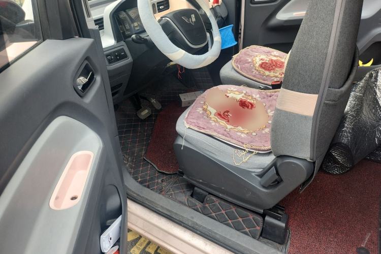 Used Wuling Hongguang MINIEV 2022 Macaron Premium Model – Lithium Iron Phosphate Driver Seat