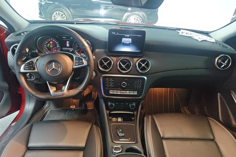 Used Mercedes-Benz GLA 2019 GLA 200 Fashion Model Center Console