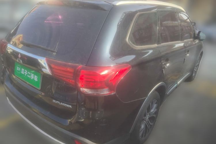 Used Mitsubishi Outlander 2018 2.0L Two-Wheel Drive Glory Edition 5 Seats
