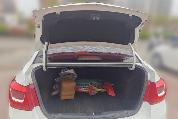 Used Chevrolet Cruze 2015 1.5L Classic SE MT Trunk