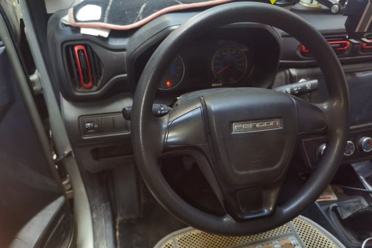 Used Dongfeng Fengon 380 2022 1.5L Comfort-Class Passenger Vehicle (Steel Spring) with 8 Seats