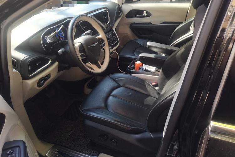 Used Chrysler Grand Voyager PHEV 2019 3.6L Plug-in Hybrid