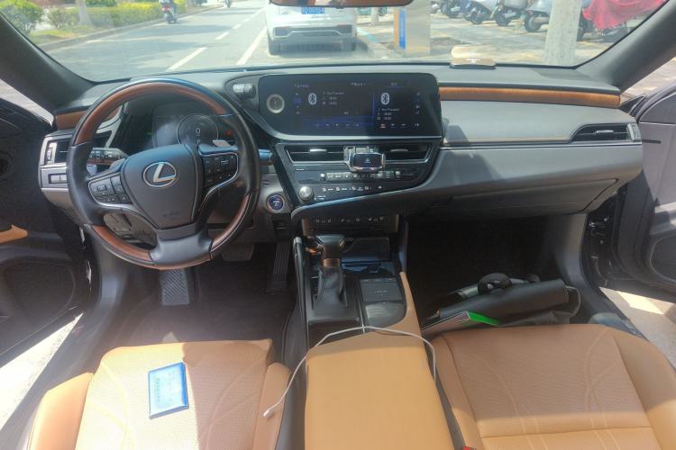 Used Lexus ES 2021 300h Executive Edition
