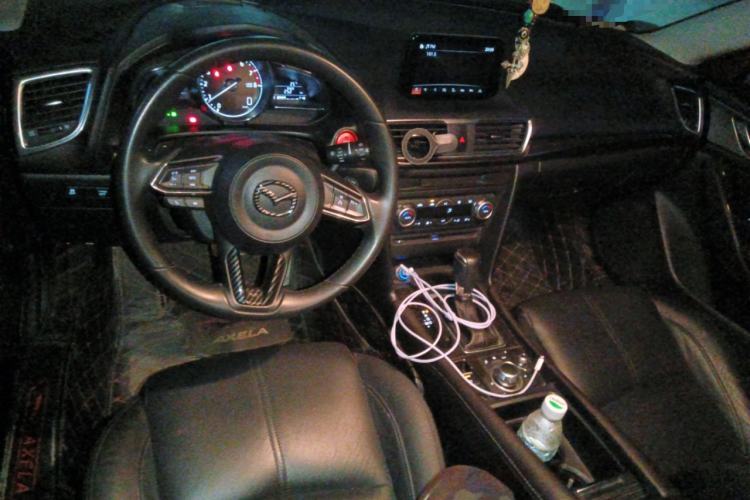 Used Mazda 3 Axela 2017 Hatchback 2.0L Automatic Sport Model China V Emission Standard Center Console